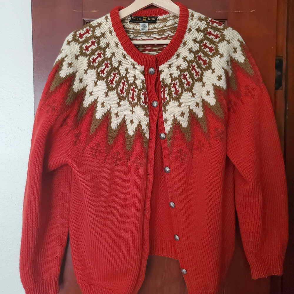 Rare Vintage 1960s Red, Cream and Olive Norwegian Wool Women's Sweater L